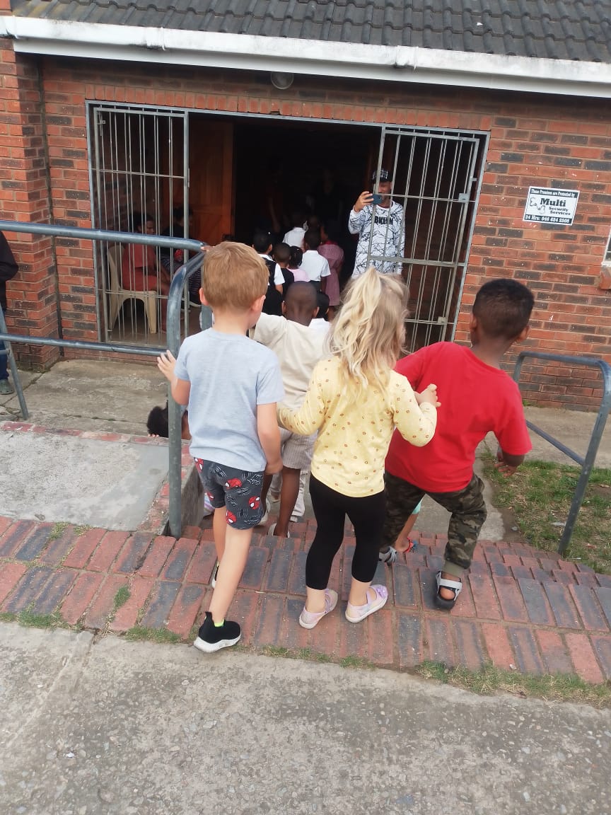 The Preschool and Grade R classes arriving at the soup kitchen.