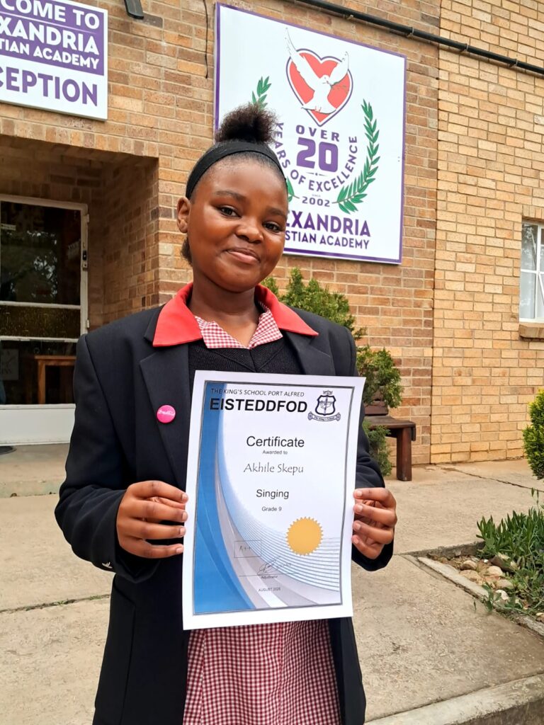 Akhile Skepu wowed the audience with a singing performance that earned a platinum award.