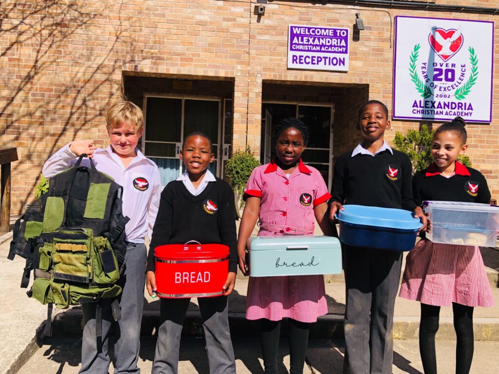 Jacob Brand, Kanana Ncanywa, Lihlonele Speelman, Alunamda, Stefane and Adriana Wentzel put some effort into their creative work in Grades 4–6.